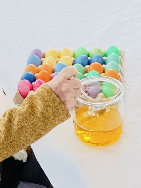 Eierfärben